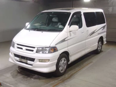 Toyota HIACE REGIUS  с аукциона в Японии