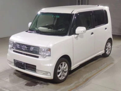 Toyota PIXIS SPACE  с аукциона в Японии