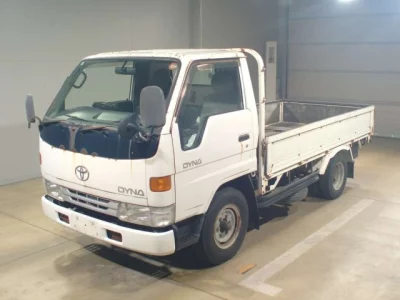 Toyota DYNA  с аукциона в Японии