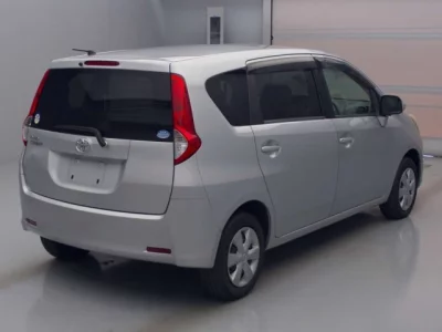 Toyota Passo Sette