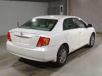 Toyota COROLLA AXIO  с аукциона в Японии