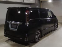 Toyota NOAH лот № 132 оценка RA  с аукциона в Японии 1
