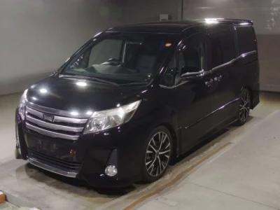 Toyota NOAH  с аукциона в Японии