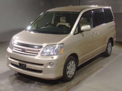 Toyota NOAH  с аукциона в Японии
