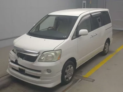 Toyota NOAH  с аукциона в Японии
