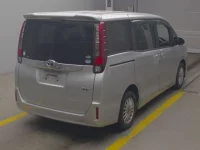 Toyota NOAH лот № 2 оценка 3.5  с аукциона в Японии 1