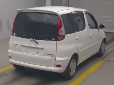 Toyota FUNCARGO  с аукциона в Японии