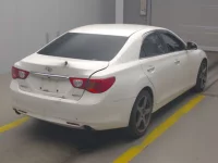 Toyota MARK X лот № 4238 оценка R  с аукциона в Японии 1