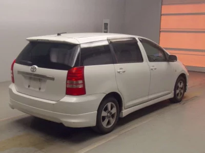 Toyota WISH  с аукциона в Японии