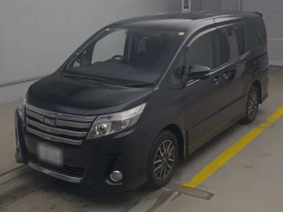 Toyota NOAH  с аукциона в Японии