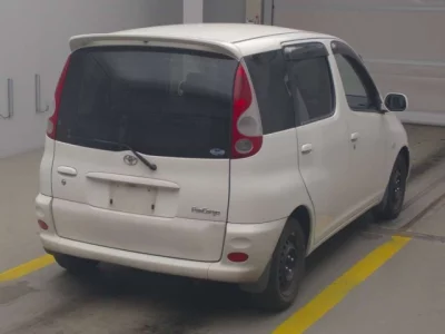 Toyota FUNCARGO  с аукциона в Японии