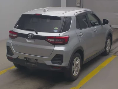 Toyota RAIZE  с аукциона в Японии