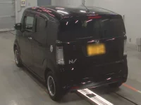 Honda N BOX SLASH лот № 92 оценка 4  с аукциона в Японии 5