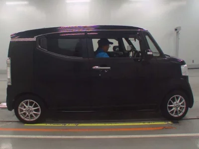 Honda N BOX SLASH
