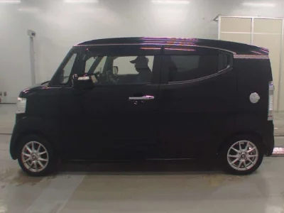 Honda N-Box Slash