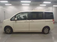 Honda STEP WAGON лот № 30015 оценка 3.5  с аукциона в Японии 3
