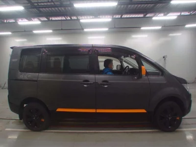 Mitsubishi DELICA D5