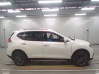 Nissan X-TRAIL лот № 30660 оценка 4  с аукциона в Японии 2