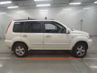 Nissan X-TRAIL лот № 10381 оценка R  с аукциона в Японии 2