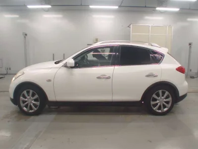 Nissan Skyline Crossover