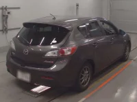 Mazda AXELA лот № 30741 оценка 3.5  с аукциона в Японии 1