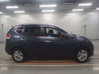 Nissan X-TRAIL лот № 30709 оценка 3.5  с аукциона в Японии 2