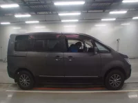 Mitsubishi DELICA D5 лот № 30810 оценка 3  с аукциона в Японии 2