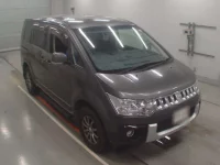 Mitsubishi DELICA D5 лот № 30810 оценка 3  с аукциона в Японии 4