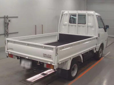 Mitsubishi DELICA TRUCK  с аукциона в Японии