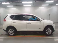 Nissan X-TRAIL лот № 30860 оценка 4  с аукциона в Японии 2