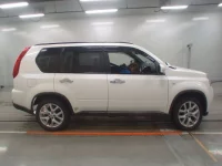 Nissan X-TRAIL лот № 30865 оценка 3.5  с аукциона в Японии 2