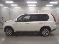 Nissan X-TRAIL лот № 30865 оценка 3.5  с аукциона в Японии 3