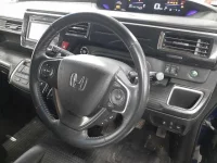 Honda STEP WAGON лот № 30910 оценка 3.5  с аукциона в Японии 6