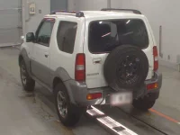 Suzuki JIMNY SIERRA лот № 30889 оценка 3.5  с аукциона в Японии 5