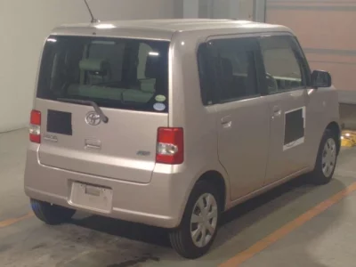 Toyota PIXIS SPACE  с аукциона в Японии