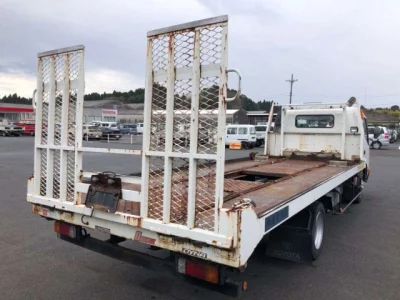 Toyota DYNA  с аукциона в Японии