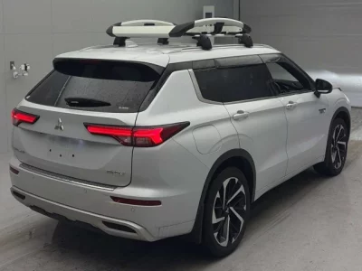 Mitsubishi OUTLANDER PHEV