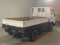 Toyota DYNA лот № 63525 оценка 3  с аукциона в Японии 1