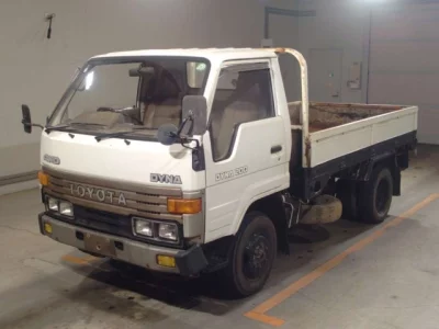 Toyota DYNA  с аукциона в Японии