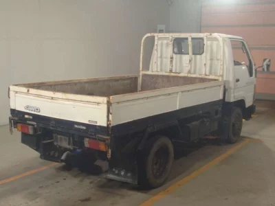 Toyota DYNA  с аукциона в Японии