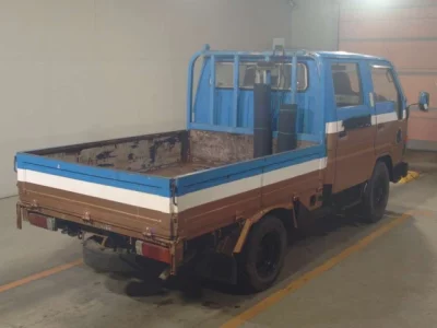 Toyota DYNA  с аукциона в Японии