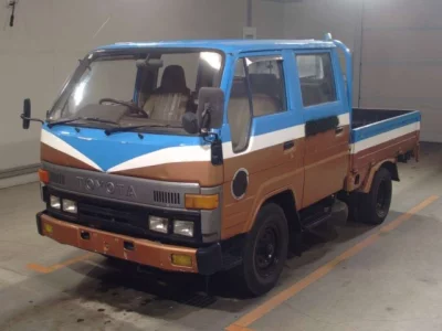 Toyota DYNA  с аукциона в Японии