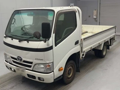 Toyota DYNA  с аукциона в Японии