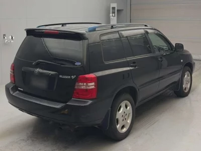 Toyota KLUGER  с аукциона в Японии