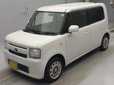 Toyota Pixis Space