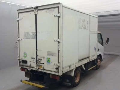 Toyota DYNA  с аукциона в Японии