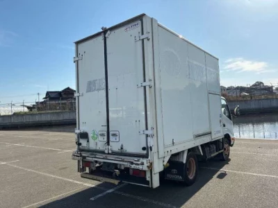 Toyota DYNA  с аукциона в Японии