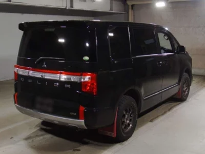 Mitsubishi Delica D:5