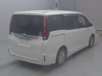 Toyota NOAH лот № 4119 оценка 3.5  с аукциона в Японии 1