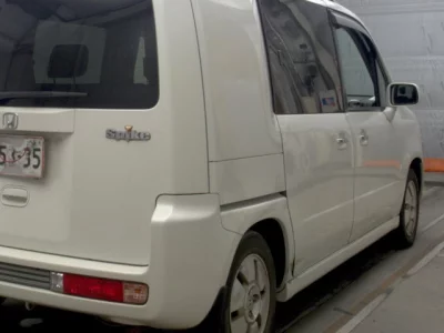 Honda Mobilio Spike